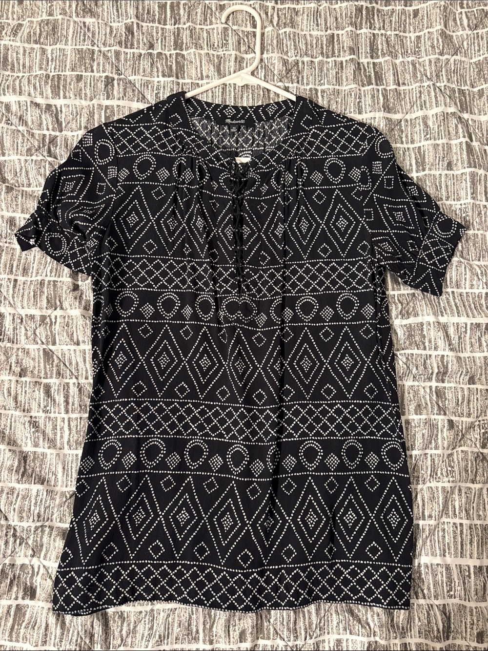 Madewell Navy and White Geometric Short Sleeve Tunic with Tie Neck